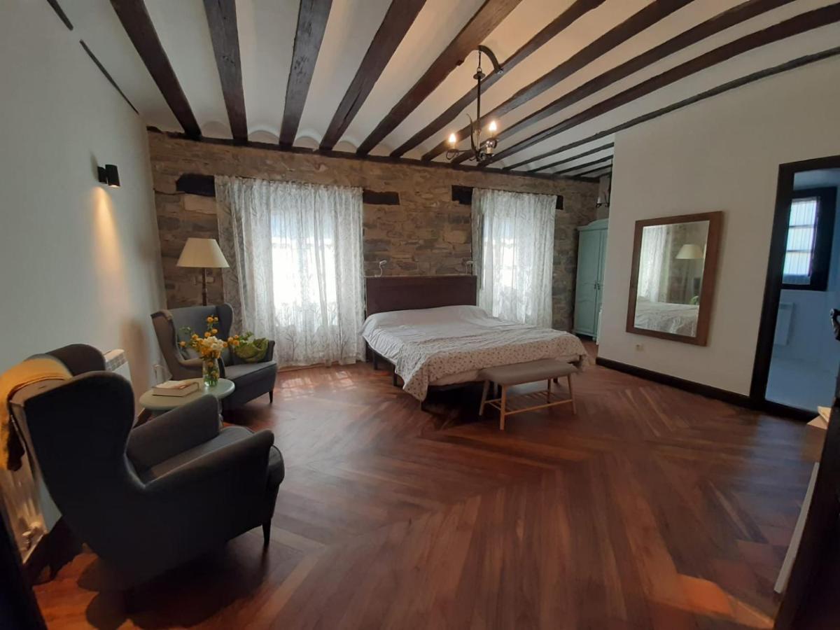 Hotel Dona Lola Izarra ภายนอก รูปภาพ