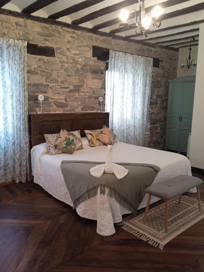 Hotel Dona Lola Izarra ภายนอก รูปภาพ